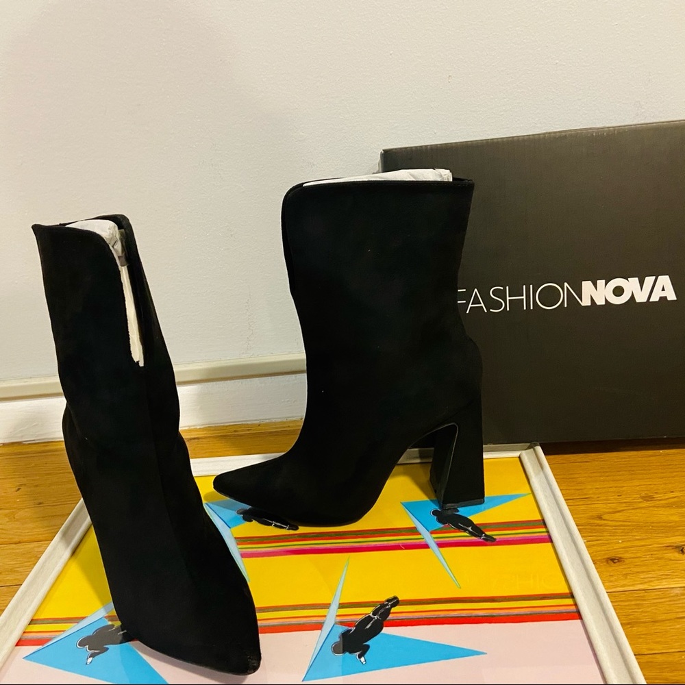 Black booties (Fashion Nova)